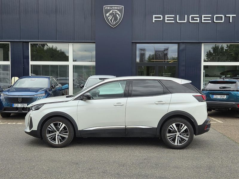 Peugeot 3008 (2023) 1.5 BHDi 130 ALLURE MAN6 - fotka 2 z 27