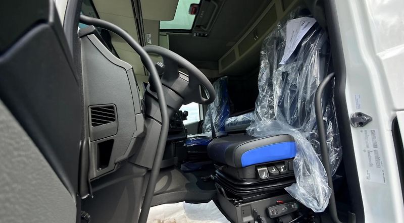 Volvo FH (2026) 5 6x4 valník + HR - fotka 22 z 28