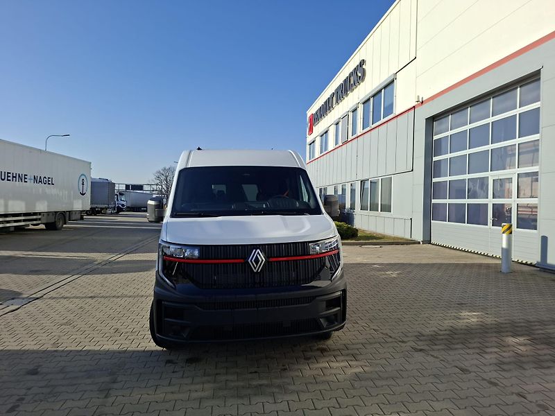 Renault Master (2025) COMBI 9 míst - fotka 2 z 24
