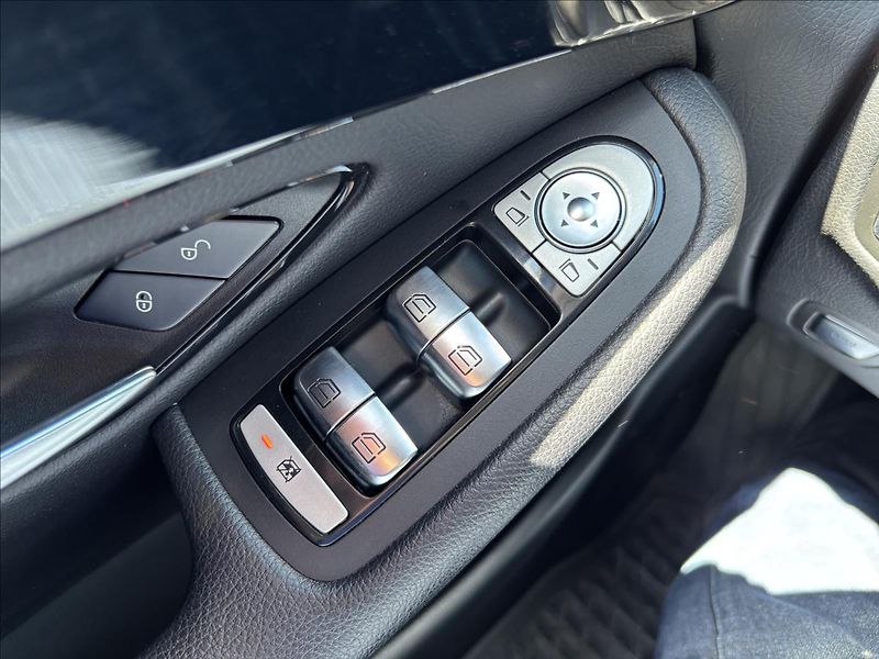 Mercedes-Benz GLC 2,1 220 d 4Matic 125kW - fotka 33 z 36