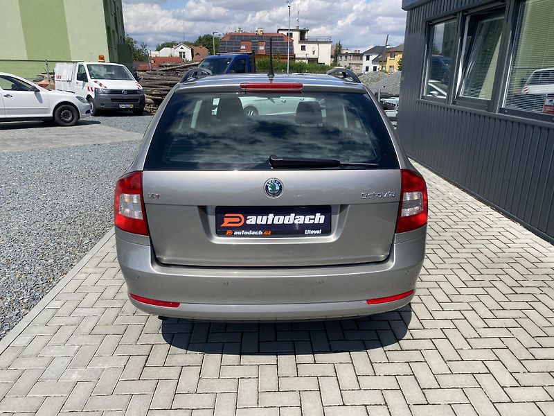 Škoda Octavia 1.6i 75kW - KLIMATIZACE - PDC - fotka 4 z 35
