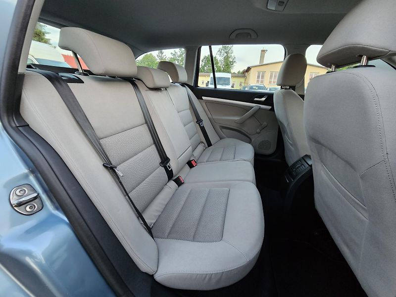 Škoda Octavia 1.6 85kW,KLIMA,TEMPOMAT,2xKOLA - fotka 30 z 37