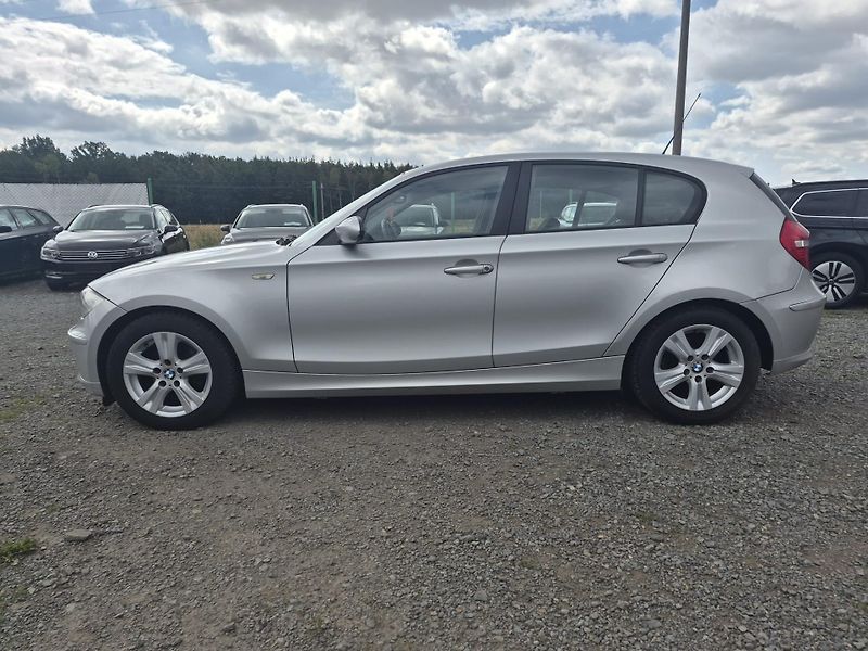 BMW Řada 1 116i, 90 kW, ALU - fotka 15 z 35