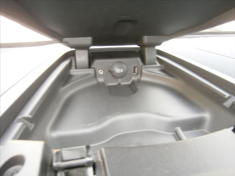 Ford Transit Custom 2,2 TDCI L2H2 KLIMA 9 MÍST - fotka 25 z 26