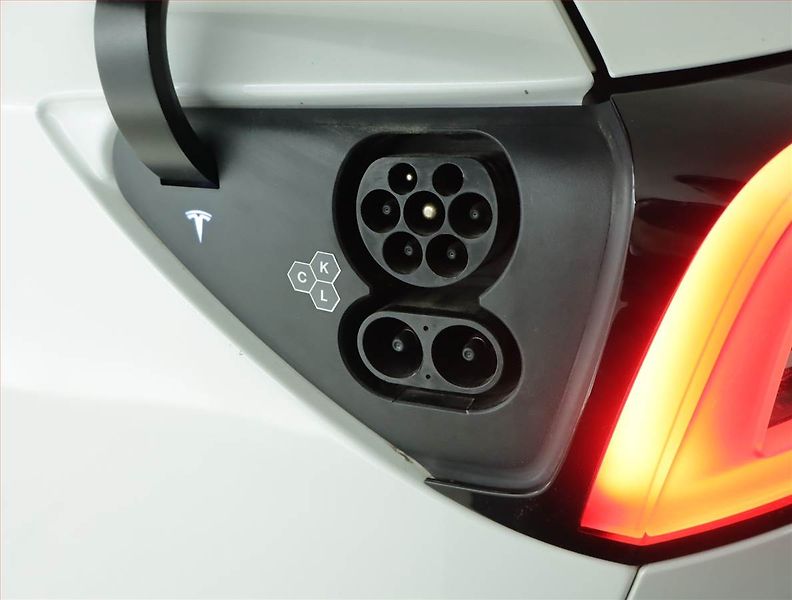 Tesla Model Y (2023) Long Range AWD 79kWh, SoH 86% - fotka 19 z 20