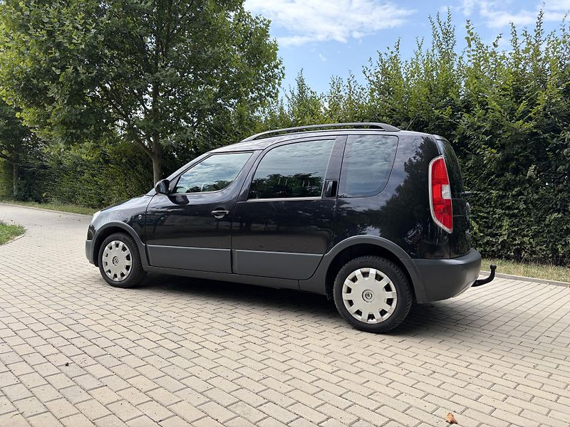 Škoda Roomster 1.6 Scout Plus Edition - fotka 6 z 32