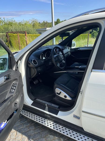 Mercedes-Benz Třídy M (2009) originál AMG facelift exteriér - fotka 16 z 23