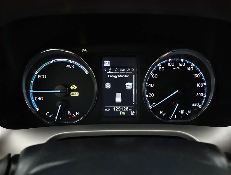 Toyota RAV4 (2017) 2.5 Hybrid - fotka 9 z 17
