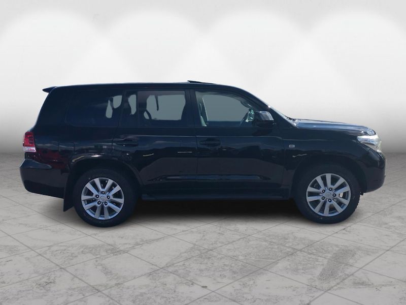 Toyota Land Cruiser 200 D-4D A/T 7 míst - fotka 8 z 30
