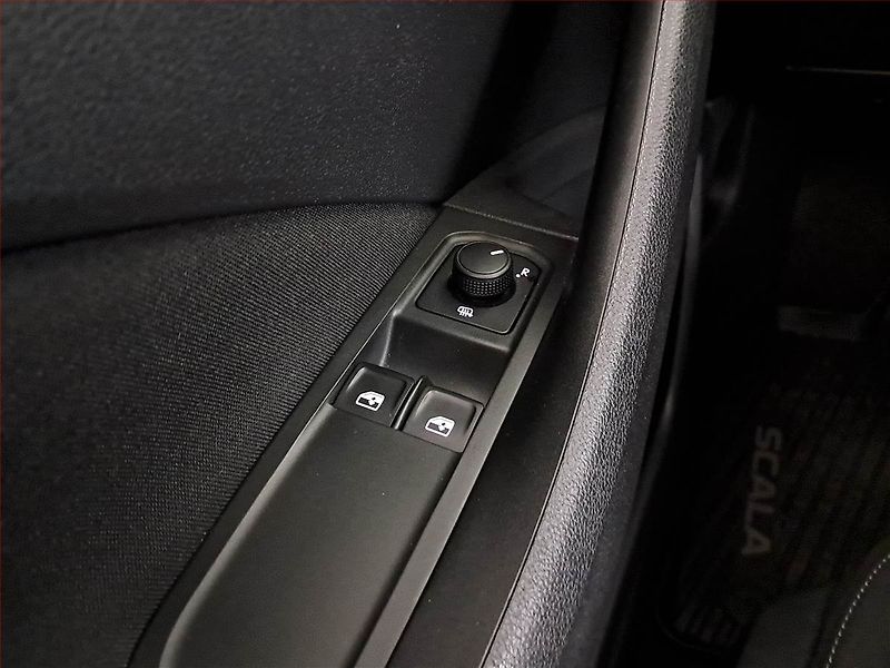 Škoda Scala (2023) Ambition 1.5 TSI, ČR,1.maj - fotka 16 z 18