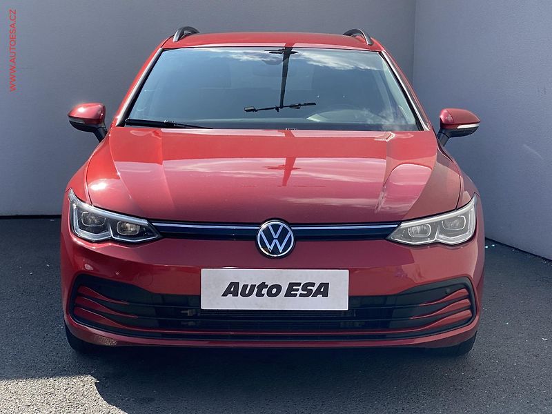Volkswagen Golf (2022) 2.0 TDi, Life, DSG, LED - fotka 2 z 23