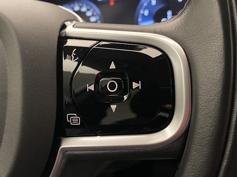 Volvo V90 B4 MOMENTUM AUT CZ - fotka 21 z 47