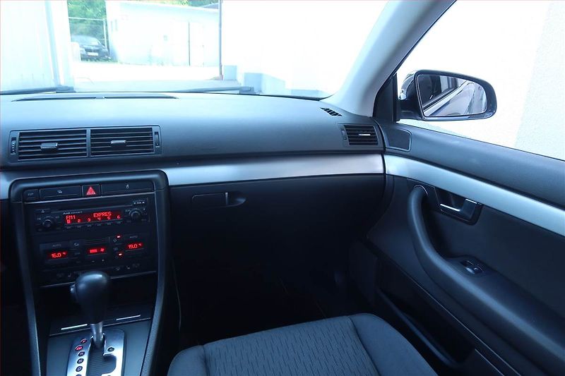 Audi A4 (2006) 2.0 TDI, Automat, Tempomat - fotka 8 z 17