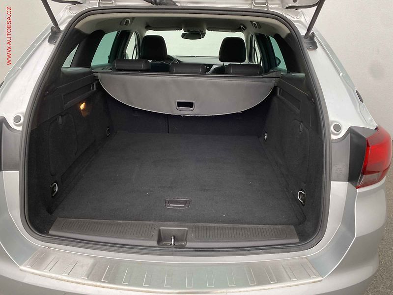Opel Astra (2020) 1.5 CDTi sportstourer, LED - fotka 7 z 19