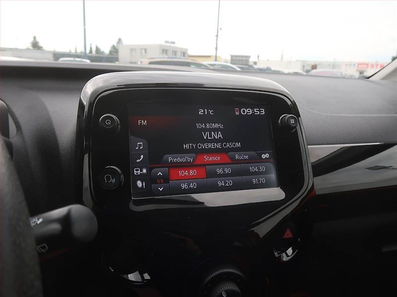 Toyota Aygo (2019) x-play 1.0 VVT-i, Serv.kniha - fotka 12 z 14
