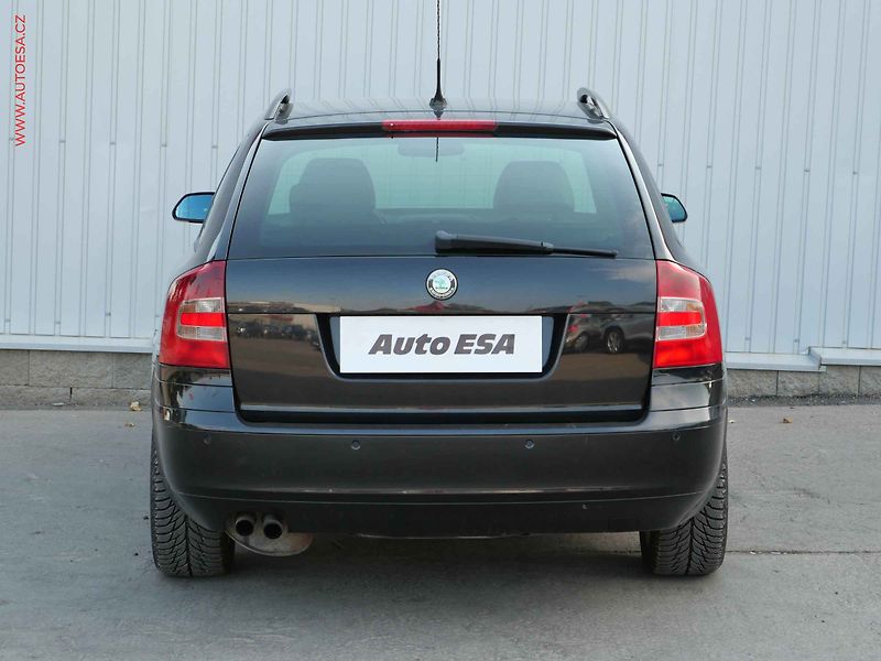 Škoda Octavia (2007) 2.0FSI, Xenon, šíbr, kůže - fotka 5 z 19