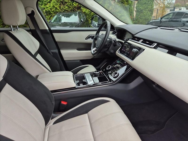 Land Rover Range Rover Velar 3,0 D300 SE AT AWD - fotka 13 z 19