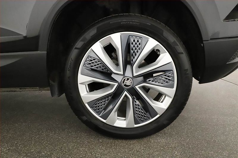Škoda Karoq (2025) 2.0 TDI, Drive, FullLed - fotka 17 z 17
