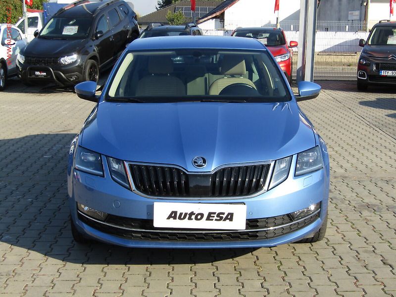Škoda Octavia (2017) 2.0 TDi, ČR, Style, LED - fotka 2 z 18