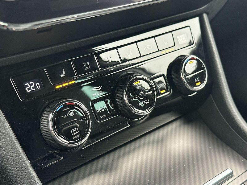 Škoda Superb (2021) 1.5 TSI Sportline - fotka 14 z 29
