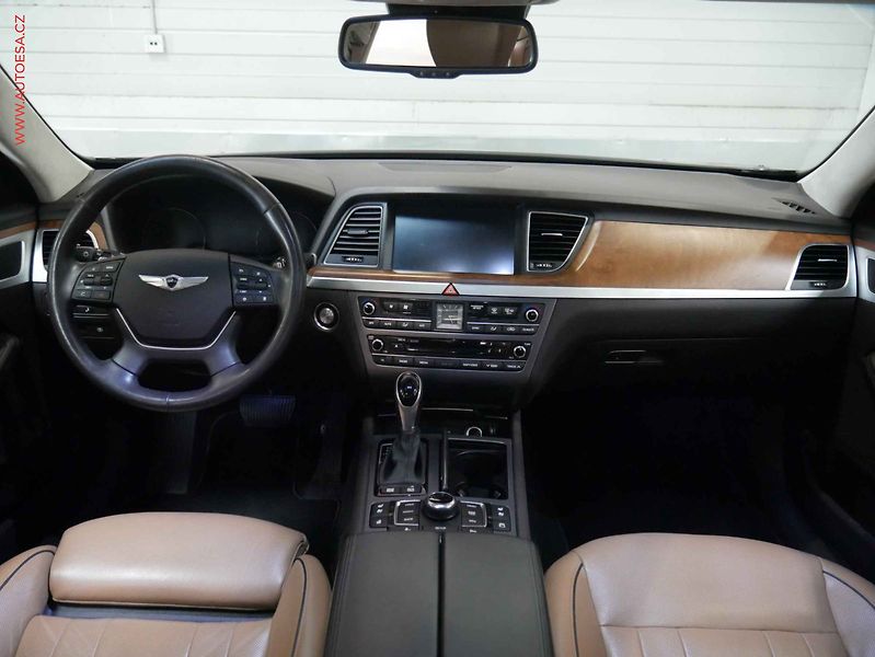 Hyundai Genesis (2017) 3.8 GDI V6 4x4, ČR, Bixen - fotka 8 z 32