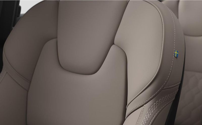 Volvo XC90 (2026) B5 AWD PLUS BRIGHT - fotka 17 z 17