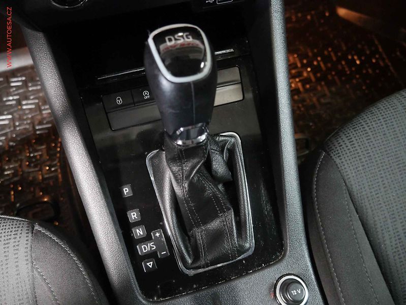 Škoda Octavia (2018) 1.6 TDi, ČR, DSG, LED, AC - fotka 18 z 21