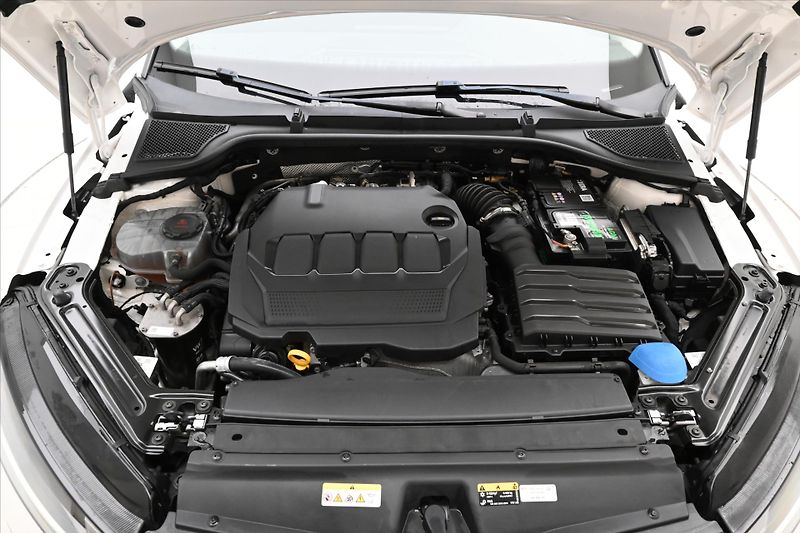 Škoda Octavia 2,0 TDI 110kW DSG Ambition 4x4 - fotka 9 z 30