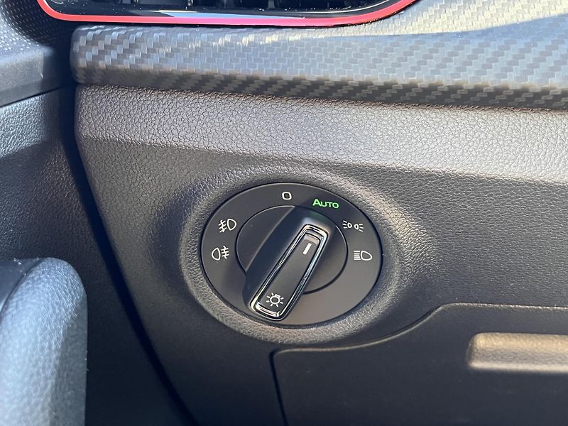 Škoda Scala 1.0TSI MONTE CARLO 7DSG 85kW - fotka 16 z 24