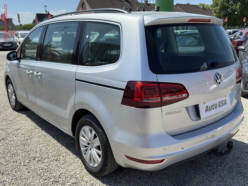 Volkswagen Sharan (2015) 2.0 TDi, AC, výhřev sed - fotka 6 z 19