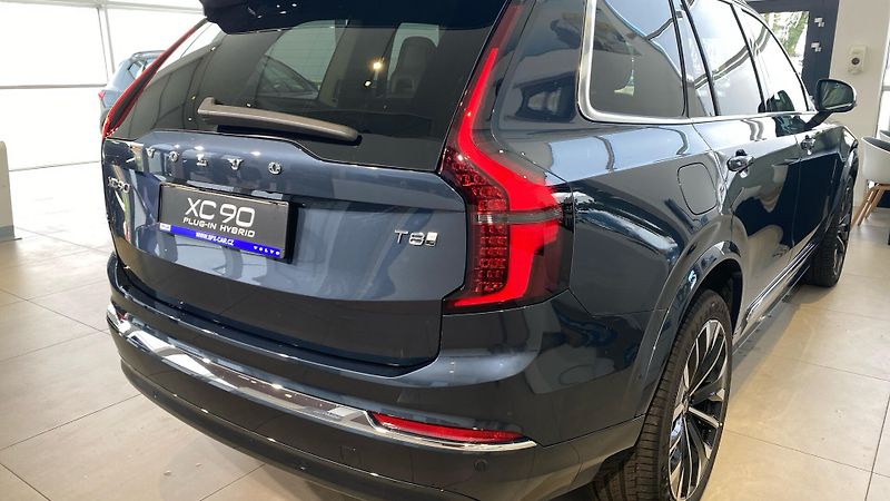 Volvo XC90 (2026) PLUS BRIGHT, T8 AWD, 184+115 k - fotka 4 z 13