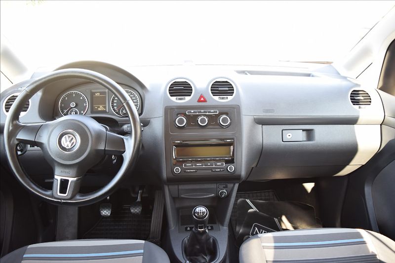 Volkswagen Caddy 1,6 TDI 77KW BEZ KOROZE - fotka 27 z 48