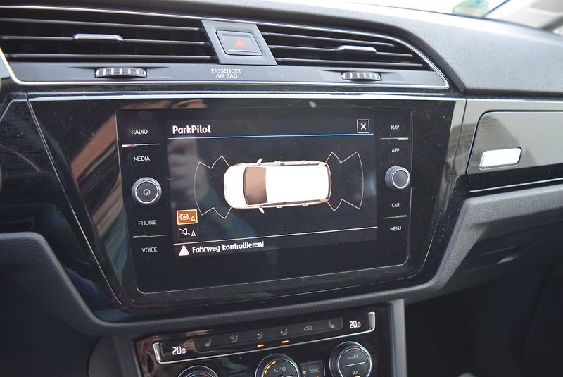 Volkswagen Touran (2018) 1.4TSI 110kw COMFORTLINE 7MÍST - fotka 27 z 51