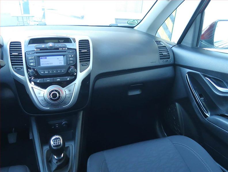 Hyundai ix20 (2015) 1.6 CVVT, Serv.kniha - fotka 8 z 16