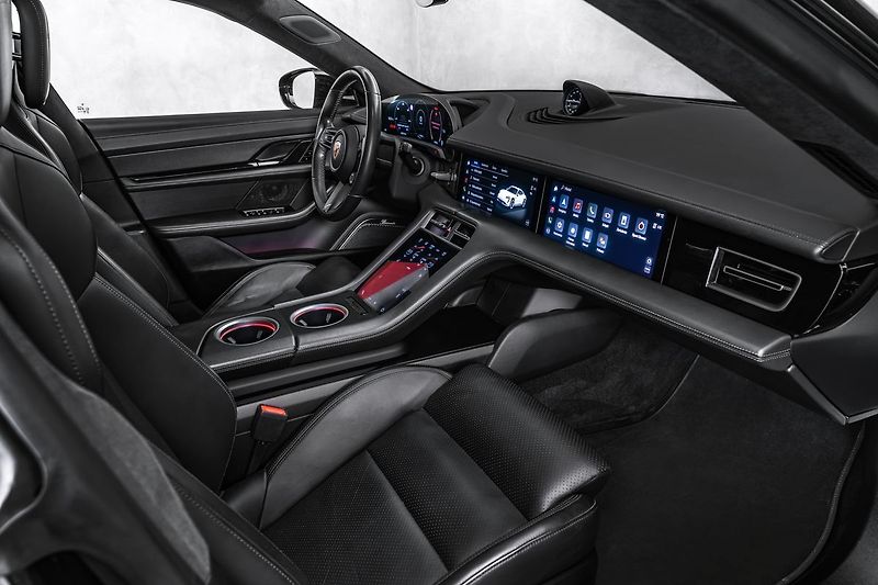 Porsche Taycan Turbo S Keramiky Pano 360 - fotka 13 z 28