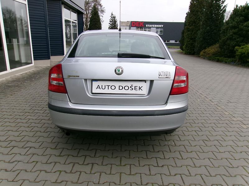 Škoda Octavia (2008) 1.6i - fotka 4 z 15
