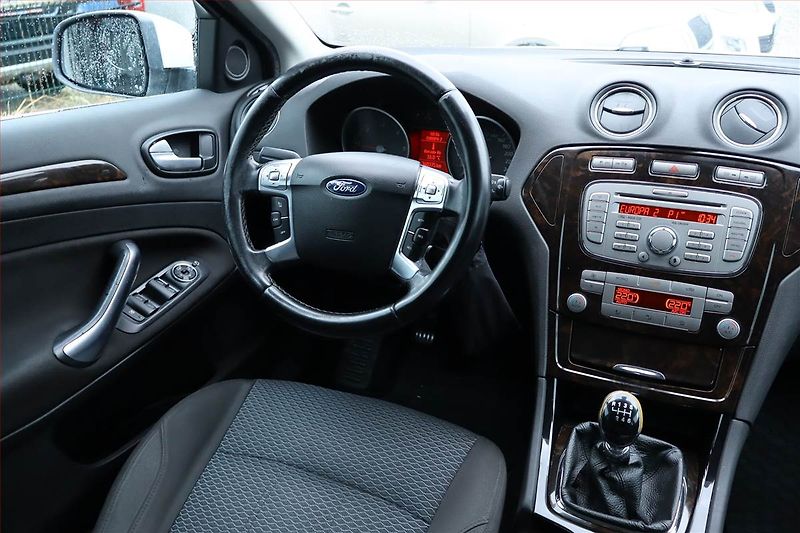 Ford Mondeo (2009) 1.8 TDCi, servisované - fotka 7 z 19