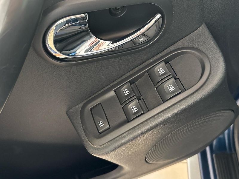 Dacia Duster (2016) 1.2 TCe, tažné, 4x4 - fotka 27 z 36