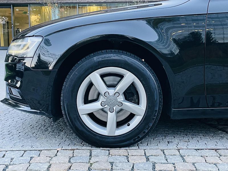 Audi A4 2.0TDI MAN VÝHŘEV SERVISKA LED - fotka 41 z 41