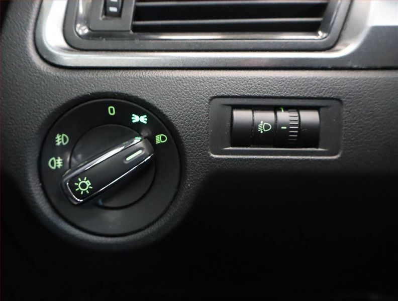 Škoda Rapid (2014) Spaceback 1.6 TDI - fotka 16 z 17