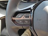Peugeot 2008 (2026) ALLURE 1.2 TURBO 100k 2xkamera - náhled 22