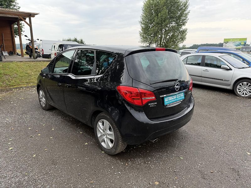 Opel Meriva 1.4iT - fotka 8 z 24