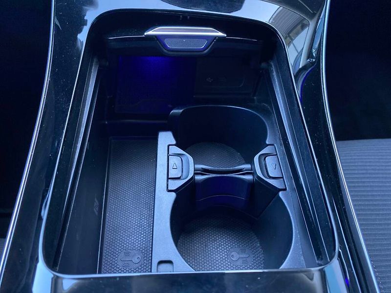 Mercedes-Benz Třídy C (2021) C 220 d 4MATIC kombi - fotka 23 z 28