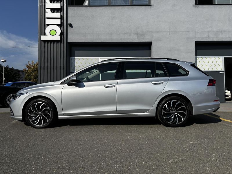 Volkswagen Golf Variant (2024)  Life 1.5 eTSI - fotka 4 z 12