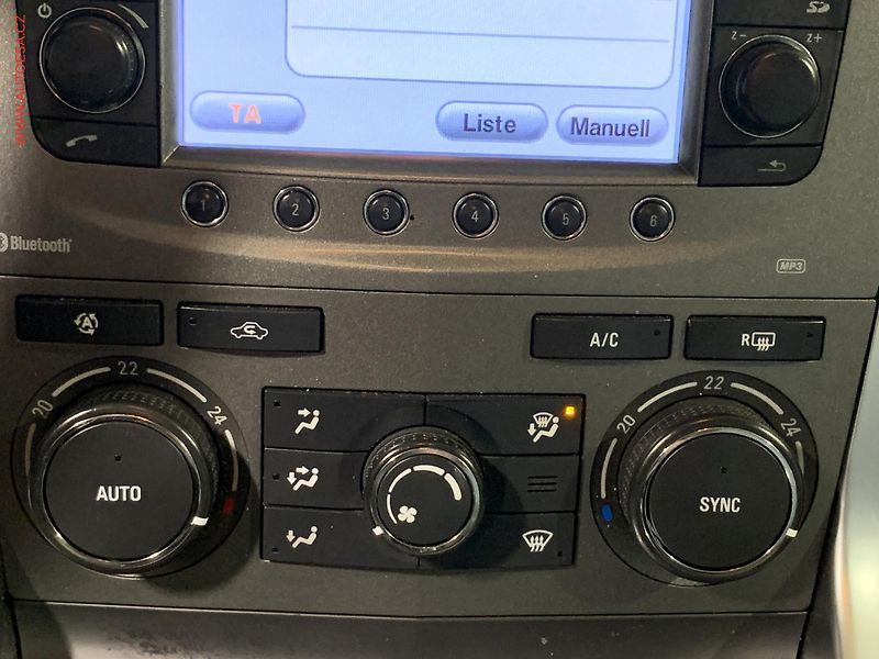 Opel Antara (2015) 2.2 CDTi 4x4, AT, bixen - fotka 16 z 19