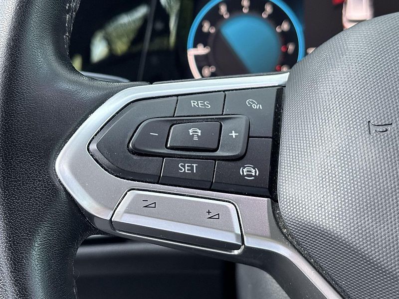 Volkswagen Golf (2023) Variant 1.5 TSI Life - fotka 19 z 31