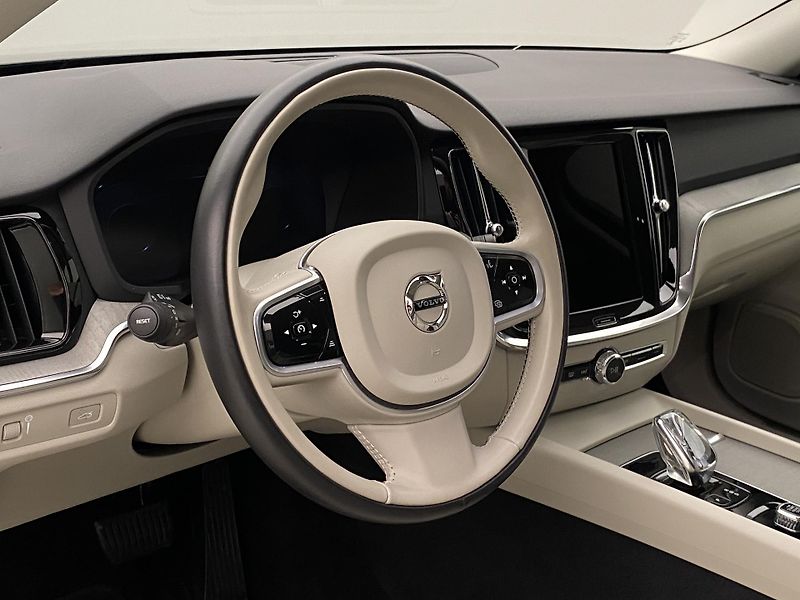 Volvo V60 B5 INSCRIPTION AUT REZERVACE - fotka 19 z 42