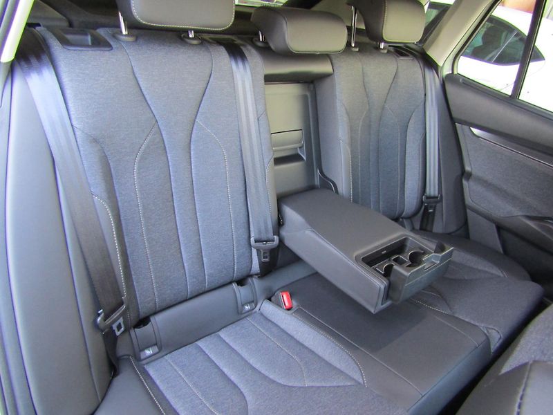 Škoda Elroq (2025) Selection 60 63 kWh 150 kW 1° - fotka 27 z 30