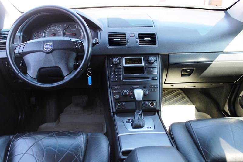 Volvo XC90 (2005) 2.4 D5 AWD AUTOMAT KLIMA ALU - fotka 16 z 20