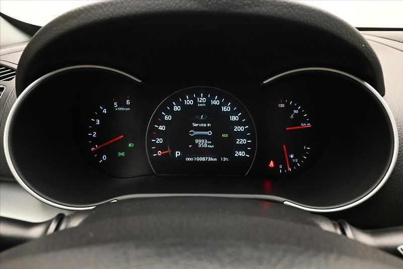 Kia Sorento 2,2 CRDI 145 kW AT 4x4 Navigac - fotka 16 z 30